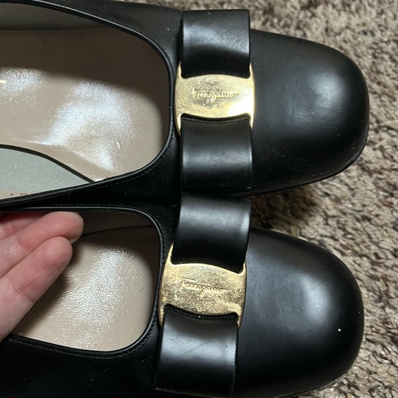 Salvatore Ferragamo Bow Shoes - Picture 10 of 11